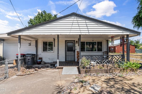 2574 Howard Avenue, Medford, OR 97501