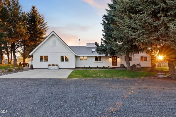 66300 White Rock Loop, Bend, OR 97703