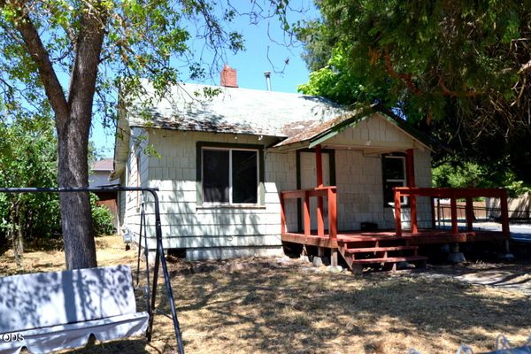 322 SE L Street, Grants Pass, OR 97526