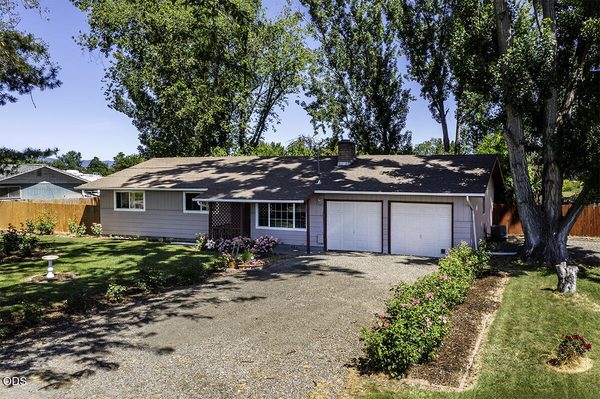2705 Randall Avenue, Medford, OR 97502