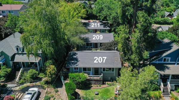 207 Gresham Street, Units 207, 209, 211, Ashland, OR 97520