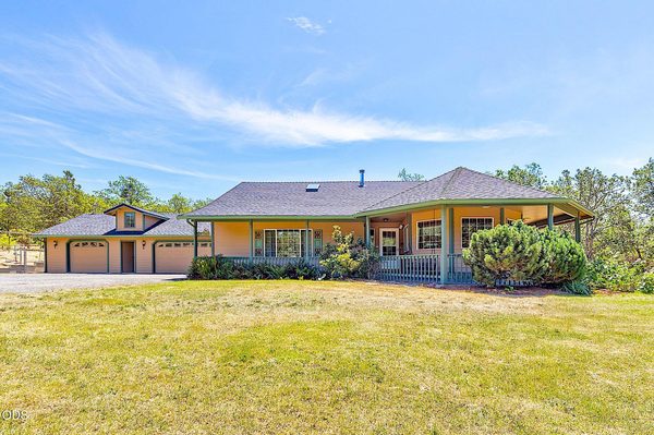 371 Castle Creek Road, Grants Pass, OR 97526
