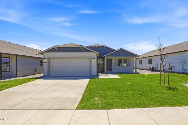 1134 NW Fairway Drive, 150, Madras, OR 97741