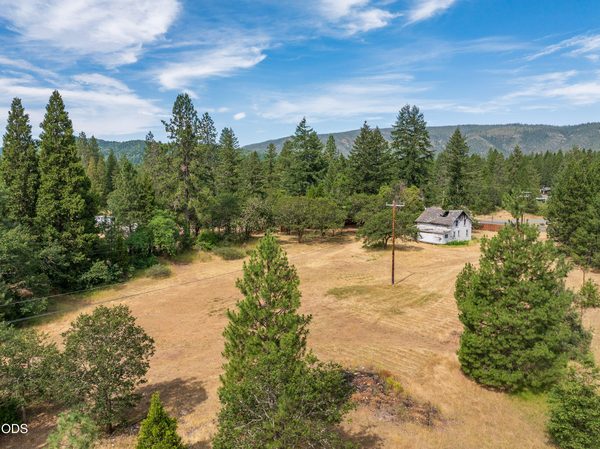 33105 Redwood Highway, O'Brien, OR 97534