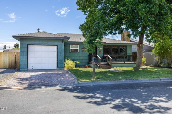 1036 SW 13th Street, Redmond, OR 97756