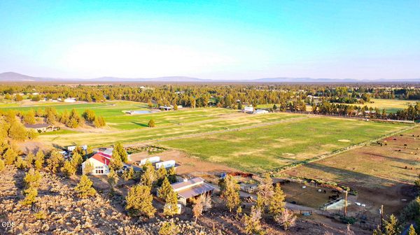 6801 SW McVey Avenue, Redmond, OR 97756