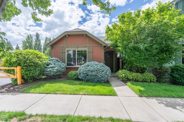 417 NW 27th Street, Redmond, OR 97756