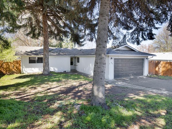 2612 Berkeley Street, Klamath Falls, OR 97601