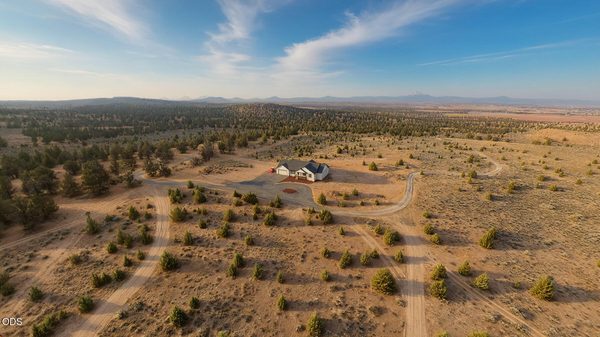 5101 SE Dixon Drive, Madras, OR 97741