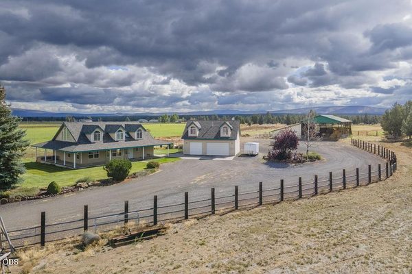 24585 Dodds Road, Bend, OR 97701