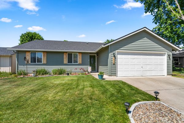 1935 Walnut Grove Lane, Central Point, OR 97502