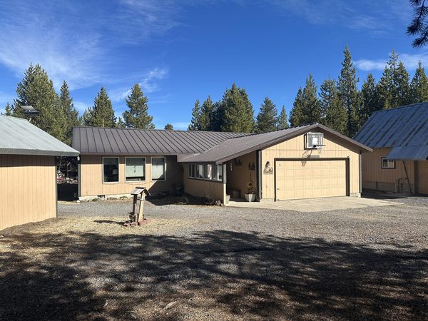 123977 Surveyor Road, Crescent Lake, OR 97733