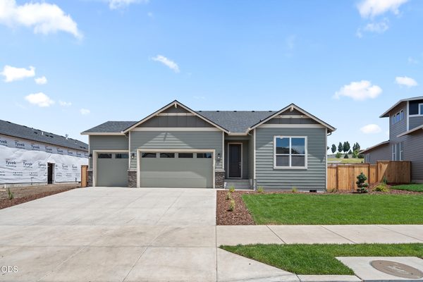 1147 Pumpkin Ridge Drive, 321, Eagle Point, OR 97524
