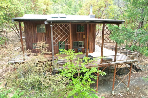 939 Beaver Creek Road, Jacksonville, OR 97530