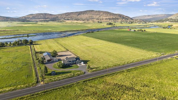 11251 Crystal Springs Road, Klamath Falls, OR 97603