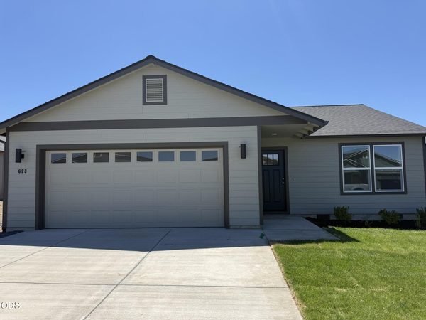 623 NE Mitchell Street, 164, Madras, OR 97741