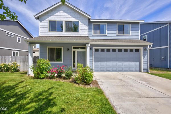 2865 SW Indian Place, Redmond, OR 97756