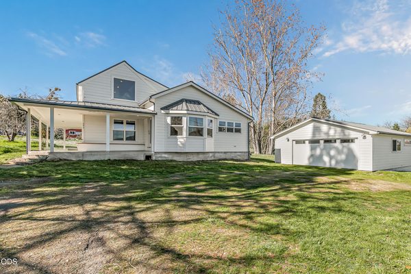 593 Crowson Road, Ashland, OR 97520