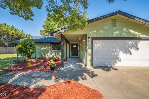 238 Grandview Lane, Grants Pass, OR 97527