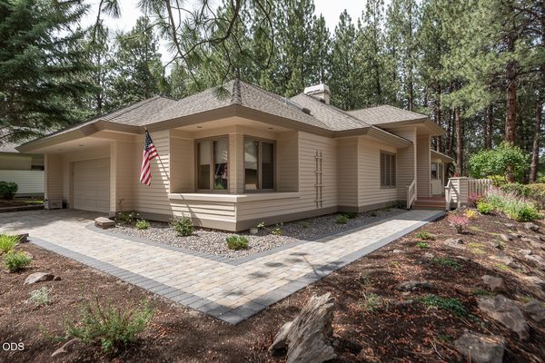 60894 Willow Creek Loop, Bend, OR 97702
