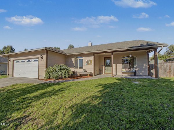 2611 Chantal Avenue, Klamath Falls, OR 97601