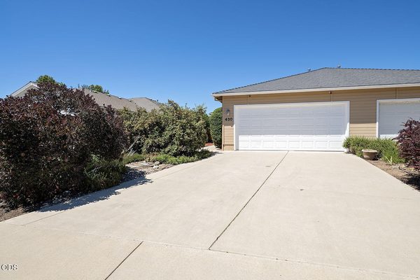 430 W Crystal Drive, Eagle Point, OR 97524