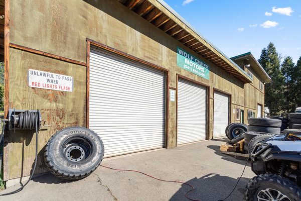440 Old Highway 99 S, Wolf Creek, OR 97497