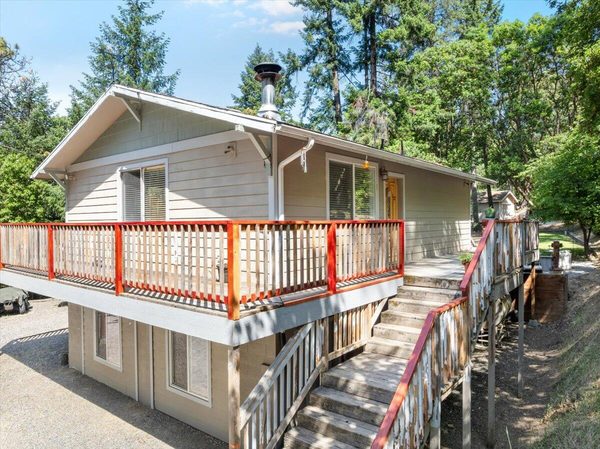 6041 Sterling Creek Road, Jacksonville, OR 97530