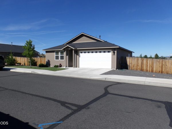 898 Lot 4 SE Strawberry Lane, Madras, OR 97741