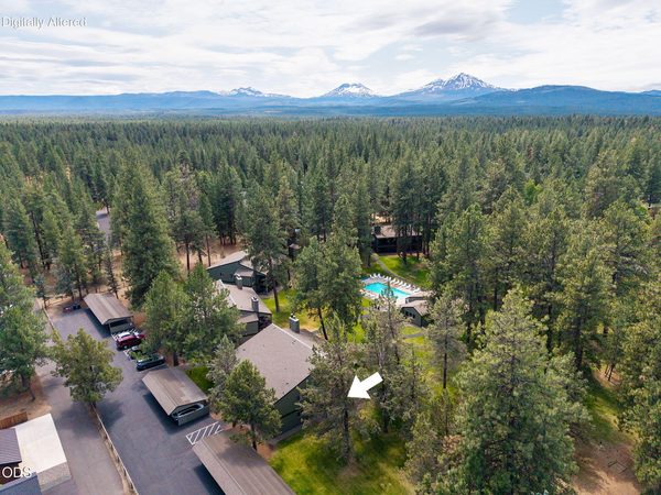 897 E Desperado Trail, UNIT 102, Sisters, OR 97759