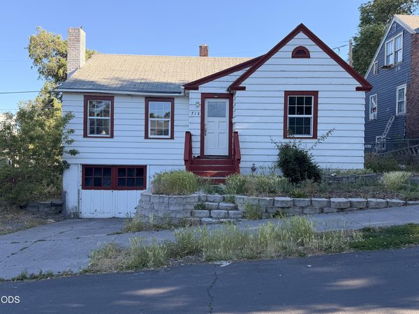718 Roseway Drive, Klamath Falls, OR 97601