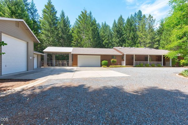 634 Minnow Lane, Wilderville, OR 97543