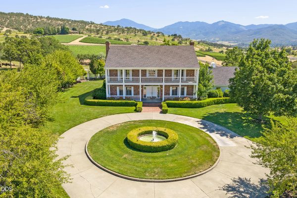 4550 Coal Mine Road, Medford, OR 97504