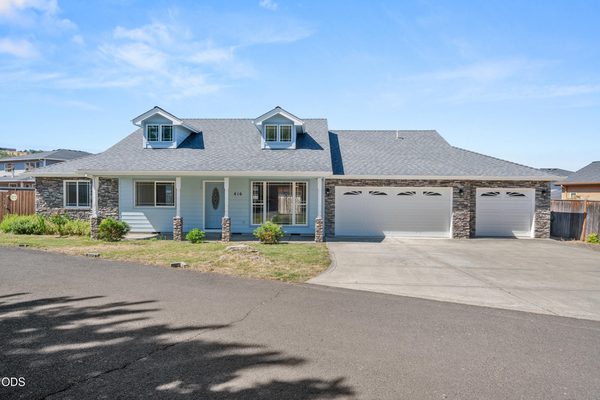 416 Leandra Lane, Eagle Point, OR 97524