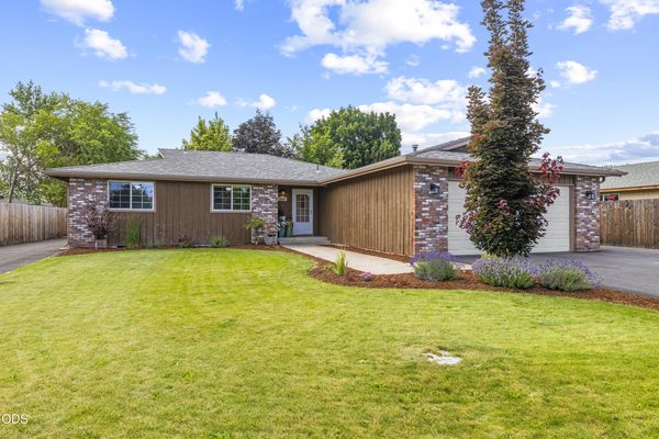 5444 Brentwood Drive, Klamath Falls, OR 97603