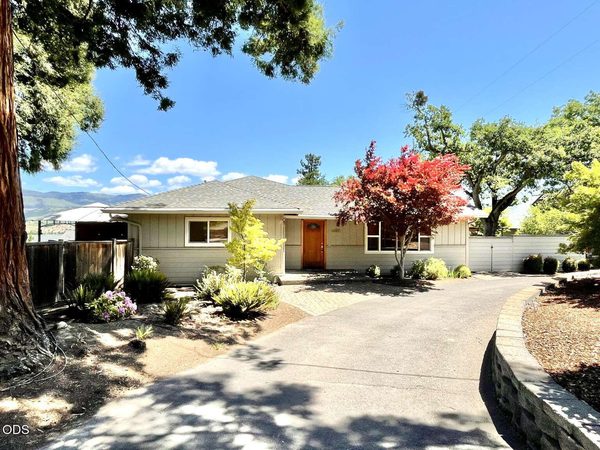6085 Adams Road, Talent, OR 97540