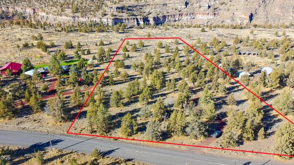 12233 NW Steelhead Falls Drive, Terrebonne, OR 97760