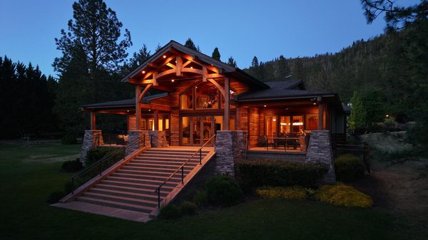 1030 Anglers Place, Shady Cove, OR 97539