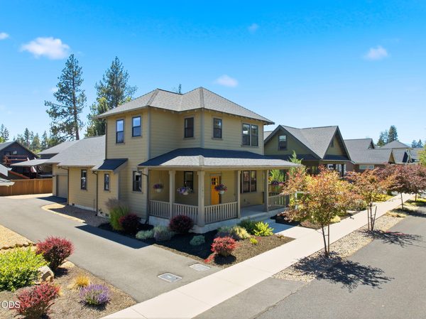 1035 E Horse Back Trail, Sisters, OR 97759