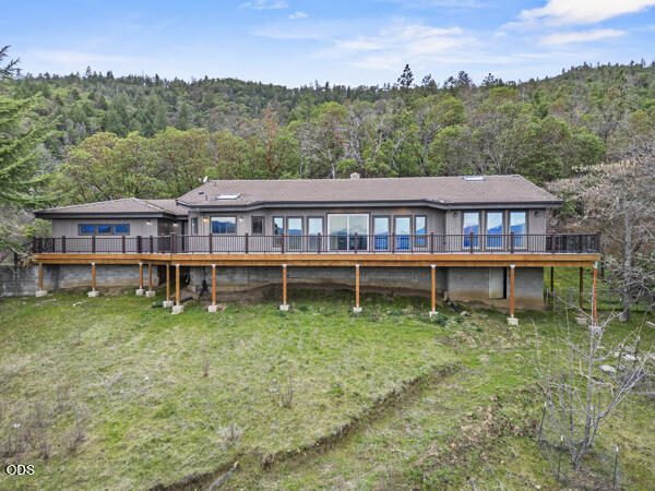 465 Strawberry Hill Lane, Jacksonville, OR 97530