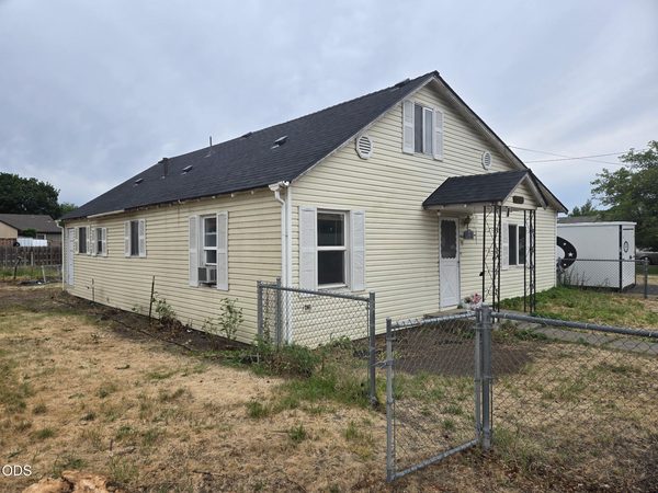 386 S Main Street, Prineville, OR 97754