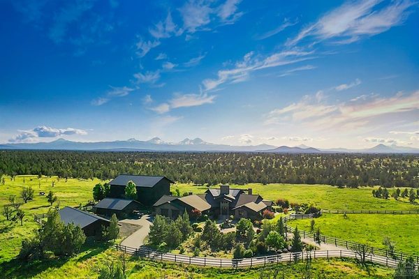 8055 SW Powell Butte Highway, Powell Butte, OR 97753