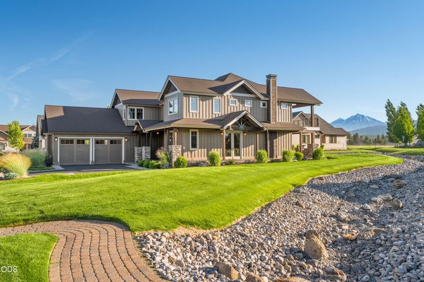 751 S Redwood Street, Sisters, OR 97759
