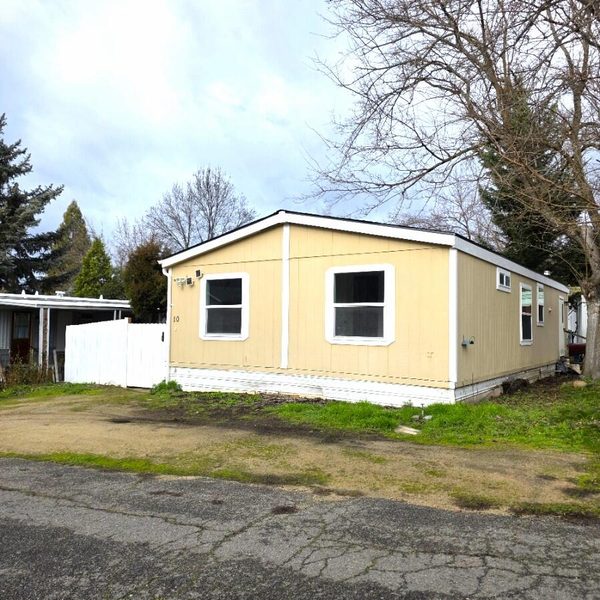 939 S Valley View Road, UNIT 10, Ashland, OR 97520