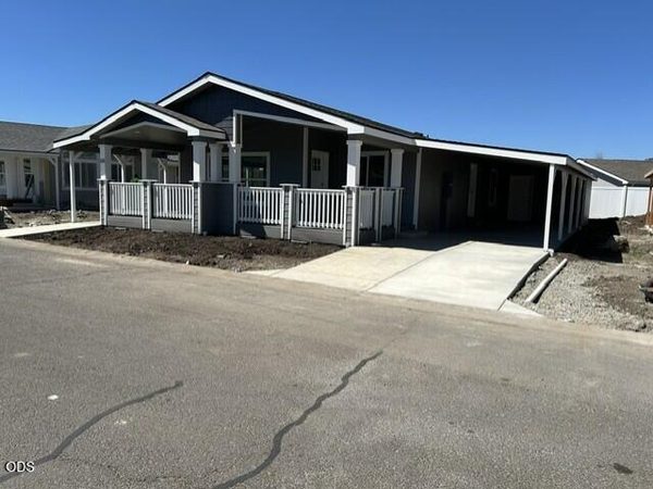 333 Mountain View Drive, 105, Talent, OR 97540