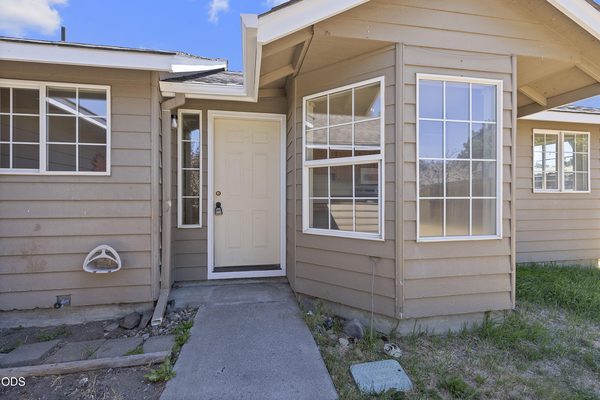 2150 SW 29th Street, Redmond, OR 97756
