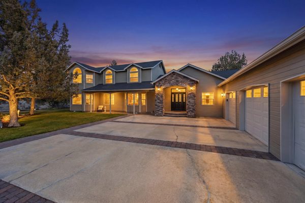 1500 NW 77th Street, Redmond, OR 97756