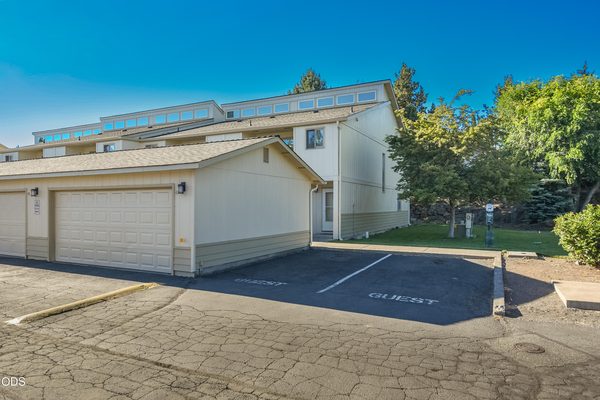1050 NE Butler Market Road, APT 47, Bend, OR 97701