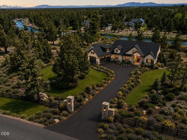 21195 Scottsdale Drive, Bend, OR 97701