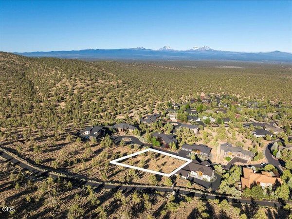 1340 View Point Court, Redmond, OR 97756